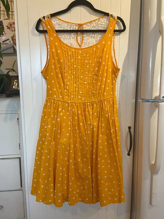 ANTHROPOLOGIE x Moulinette Sœurs fit & flare yellow polka dot dress 12 - Picture 2 of 14